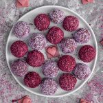 Сурови бонбони с малини / Raspberry Bliss Balls | Кукуряк