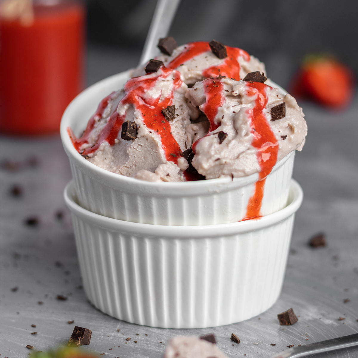 Домашен сладолед с кашу и ягодово пюре / Homemade Cashew & Strawberry Puree Ice Cream