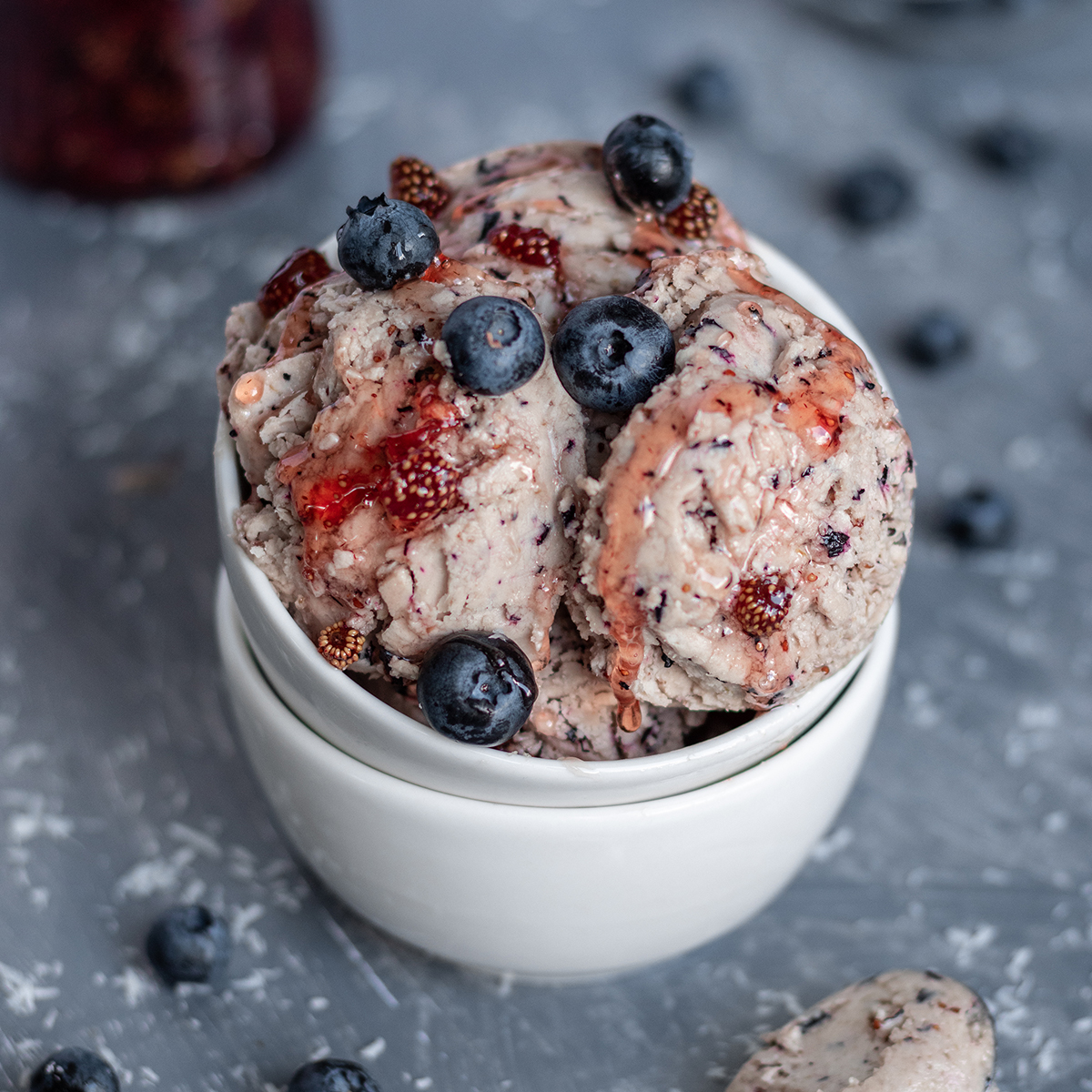 Кокосов сладолед с боровинки / Coconut Ice Cream with Blueberries